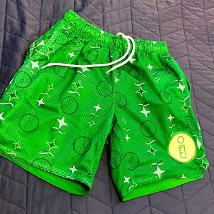 Selling this green really pretty pants